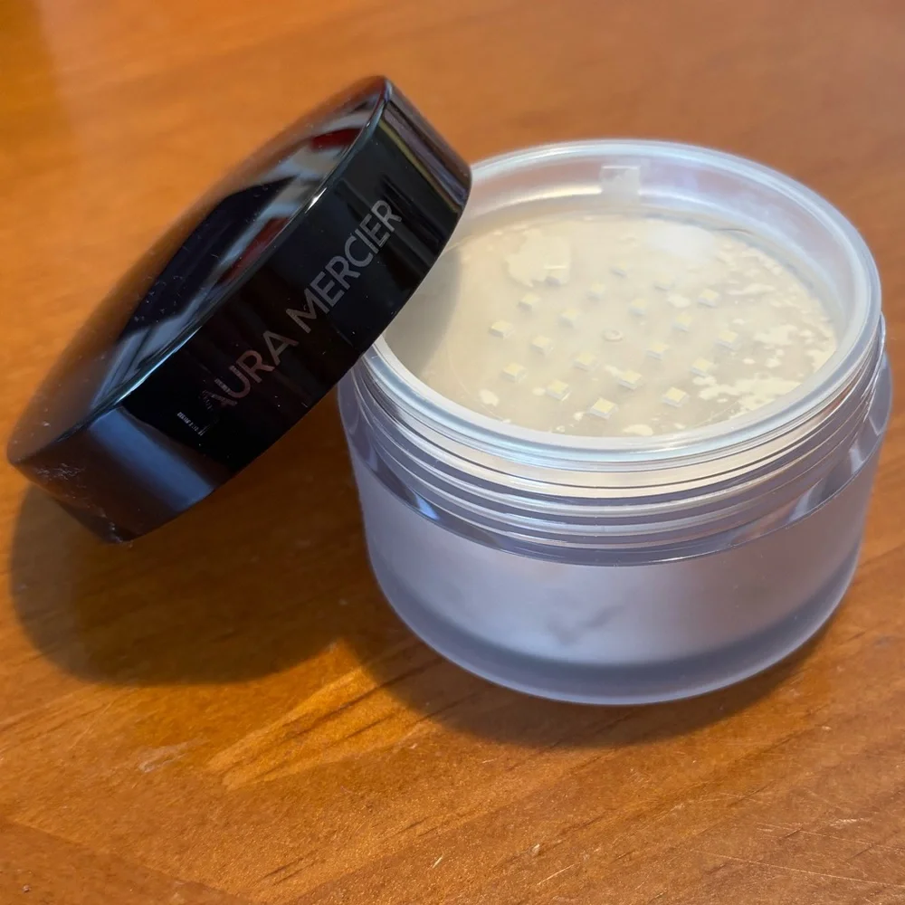 Laura Mercier Translucent Loose Setting Powder